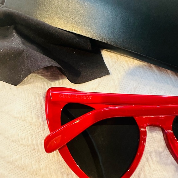 Saint Laurent New Wave Heart LouLou Sunglasses - Picture 6 of 14